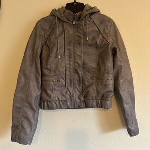 MISS LONDON FAUX LEATHER HOODIE
- WOMEN'S SIZE MEDIUM